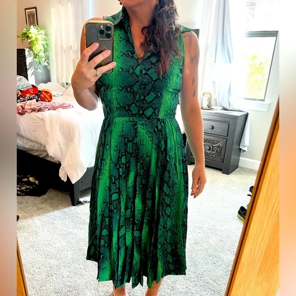 green emerald velvet dress Green Snake Print Bodycon Dress main image 1